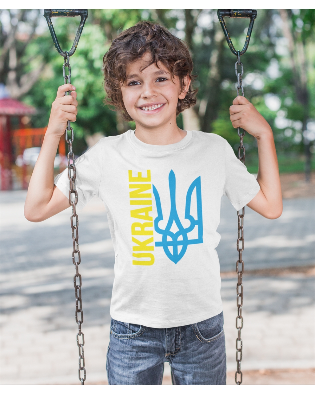 Футболка детская с гербом и надписью UKRAINE