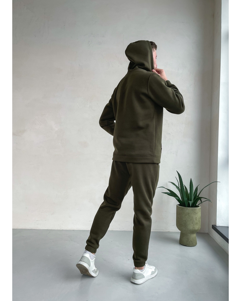 Теплый мужской спортивный костюм на флисе цвета хаки Merlini Виско