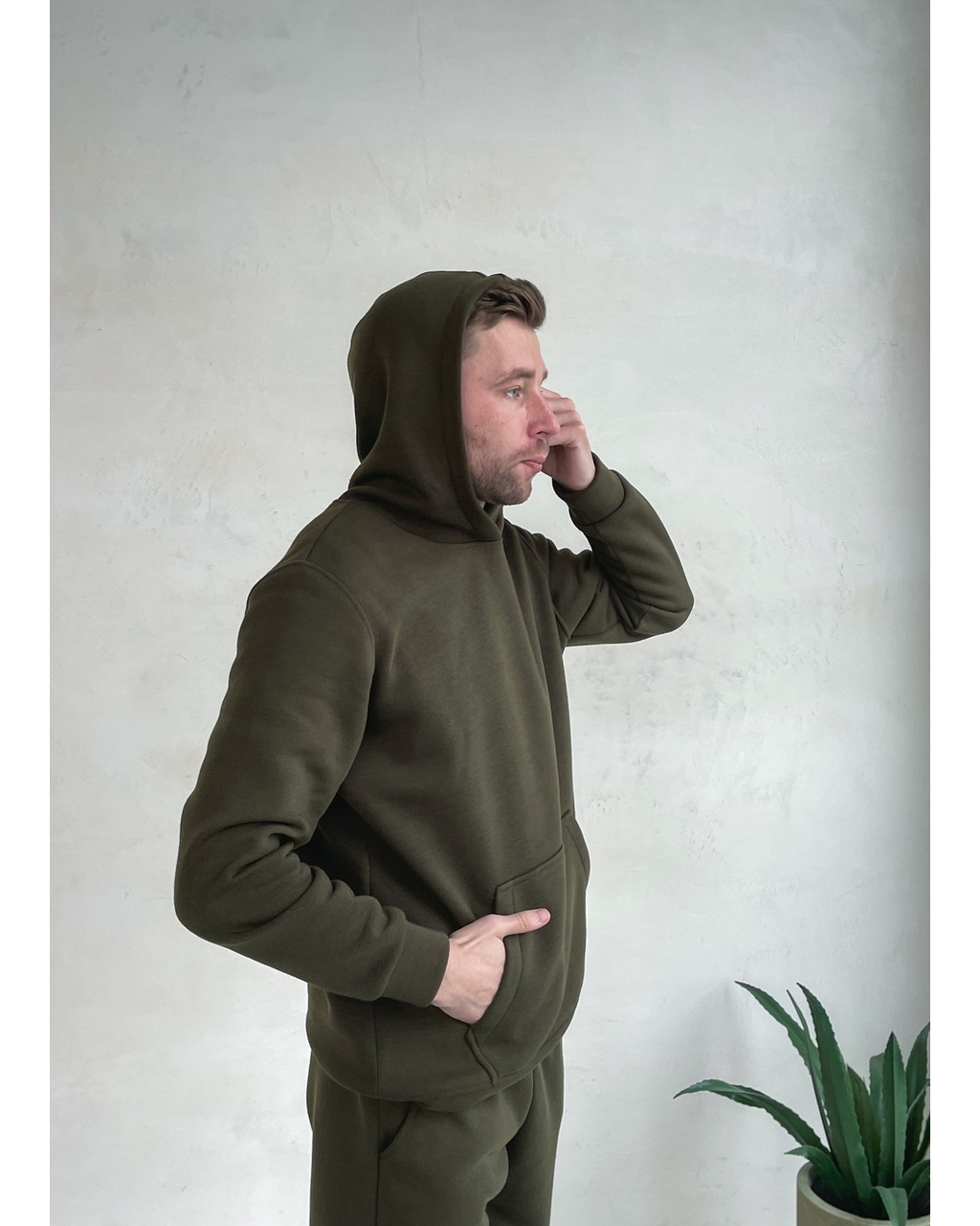 Теплый мужской спортивный костюм на флисе цвета хаки Merlini Виско