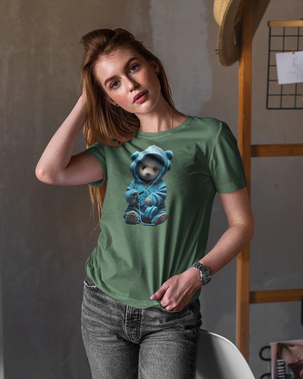 Женская стильная футболка мишки Taddy Mishe 2000400242 хаки