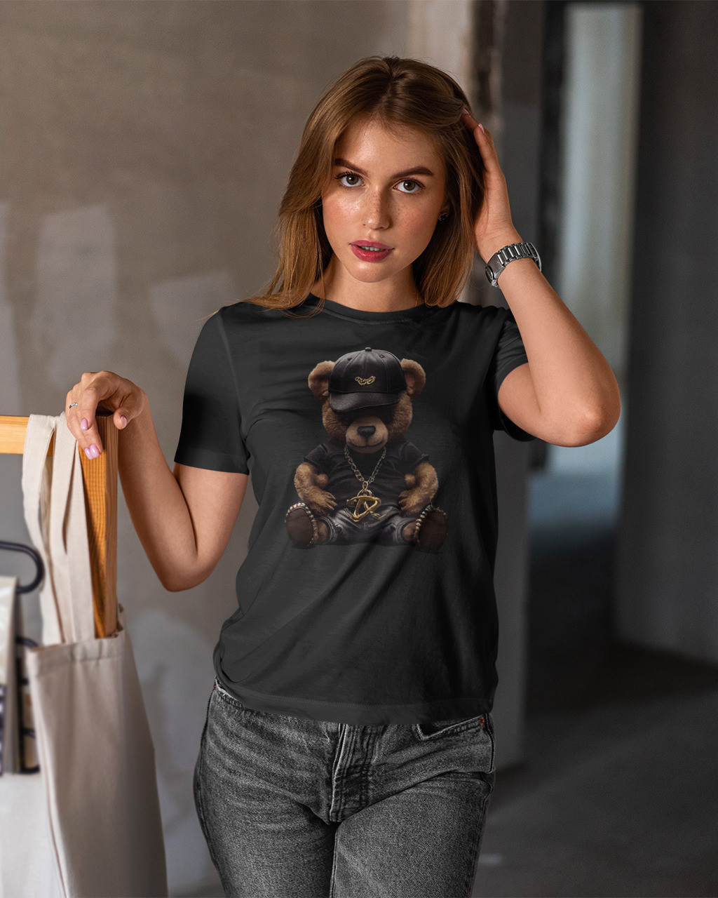 Женская повседневная футболка мишки Mishe черная 2000400424