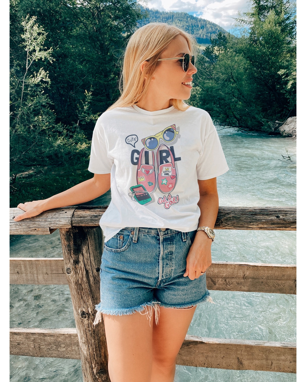 Женская футболка яркая Girl 200040085