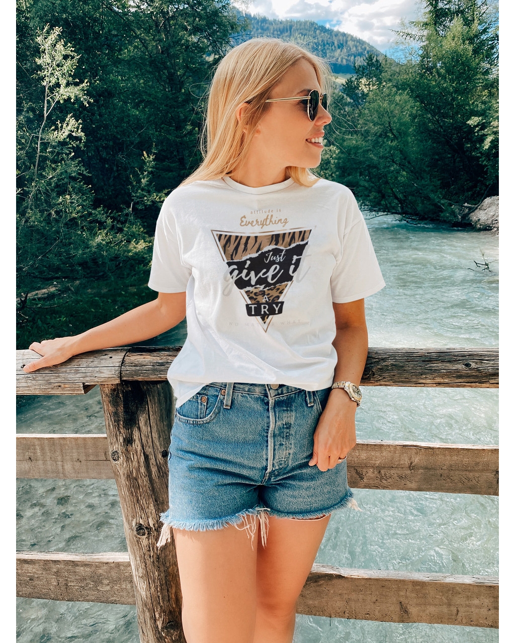 Жіноча футболка Just give it 200040082