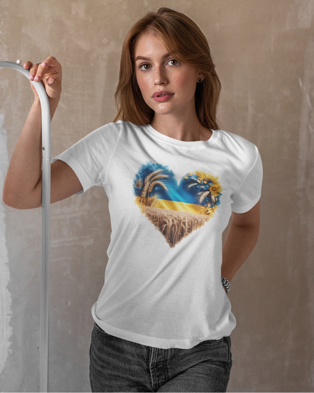 Футболка жіноча патріотична з серцем mishe 211000011 біла