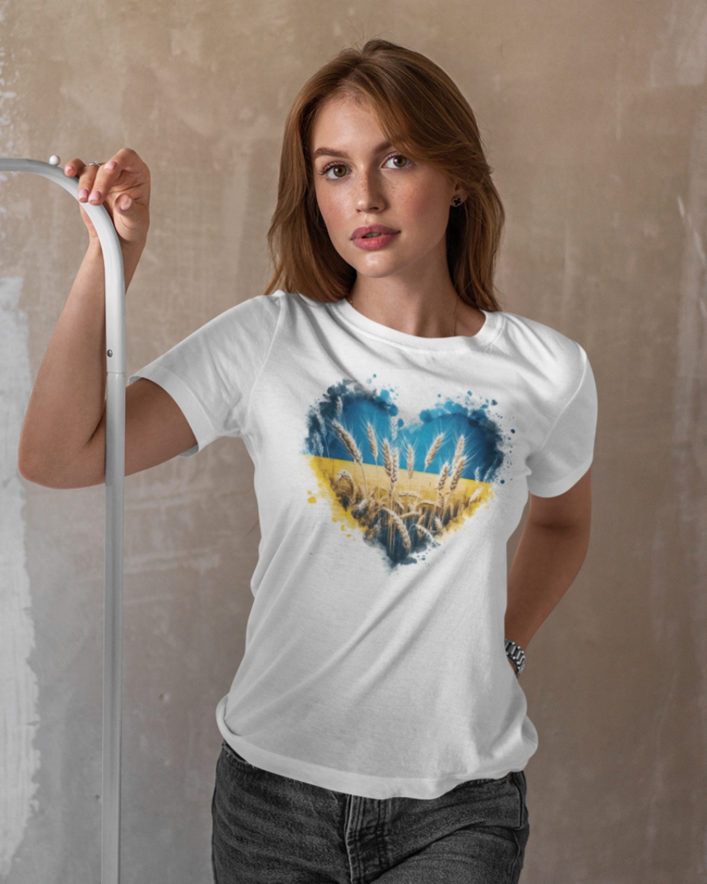 Футболка жіноча патріотична з серцем mishe 211000020 біла