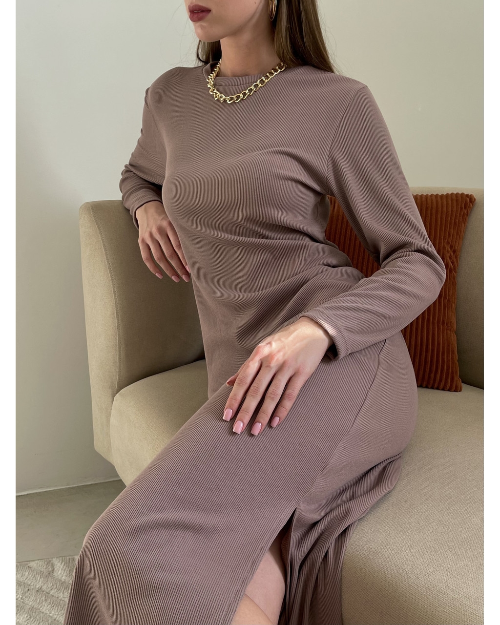 Длинное платье бежевое в рубчик с длинным рукавом Kondo 700001164