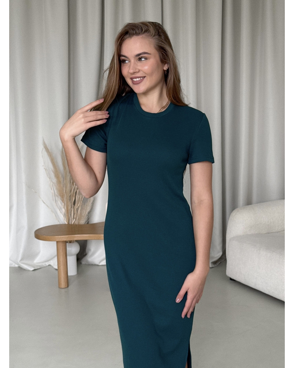 Длинное платье-футболка в рубчик зеленое Kasso 700000132