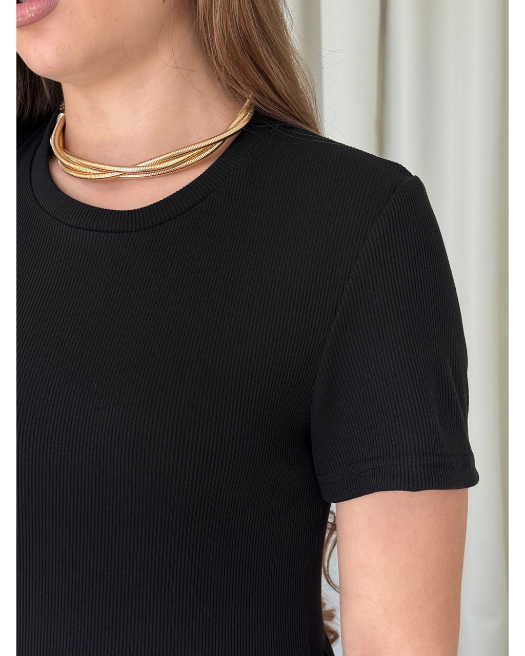 Сукня з вільними стегнами в рубчик чорна Redjo 700001581