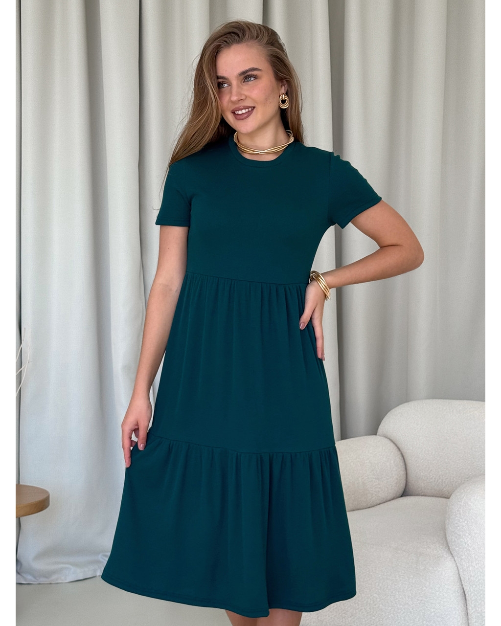 Платье со свободными бедрами в рубчик зеленое Redjo 700001585