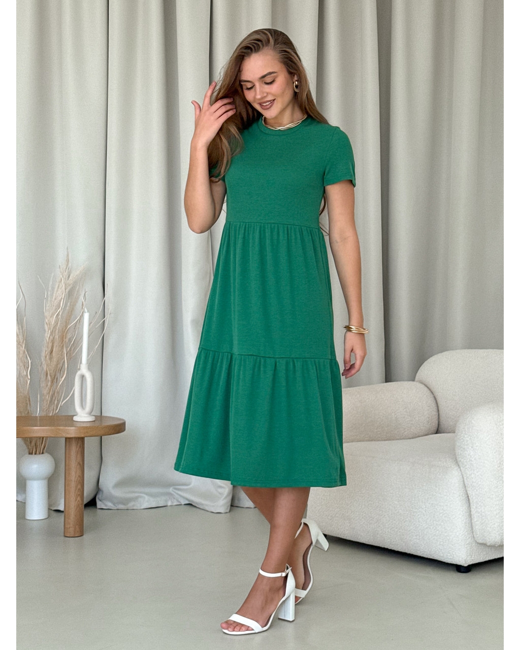 Сукня з вільними стегнами в рубчик зелена Redjo 700001588