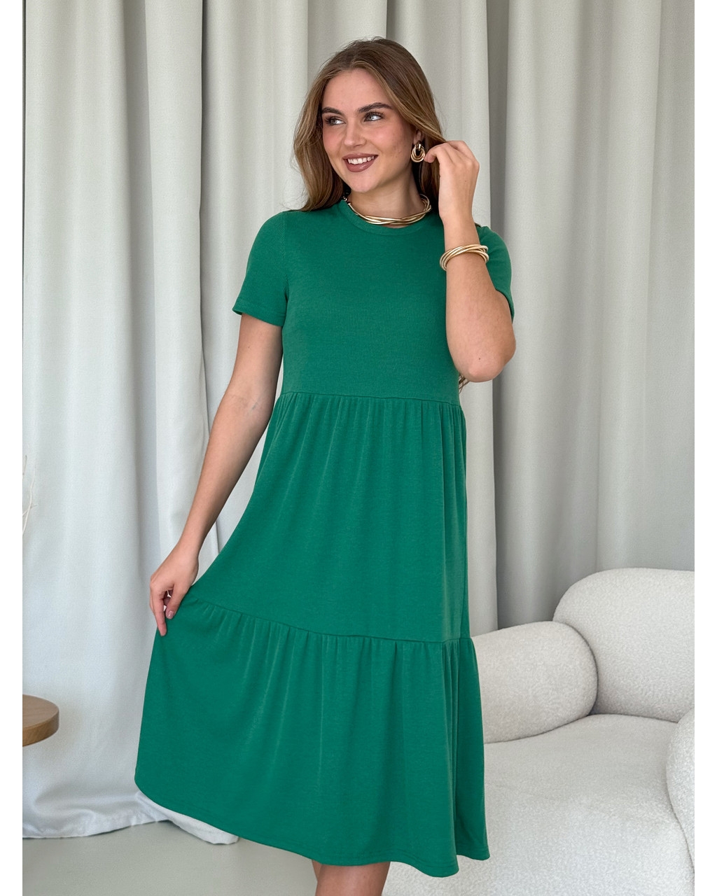 Сукня з вільними стегнами в рубчик зелена Redjo 700001588