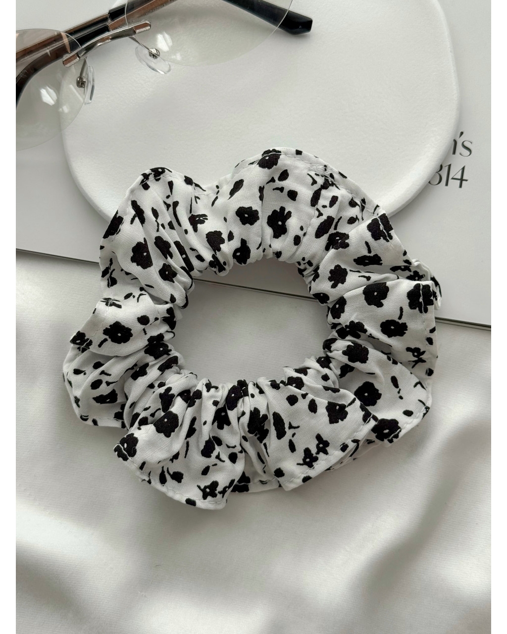 Платье на запах в цветочек из штапеля белое Vicenza 700002203