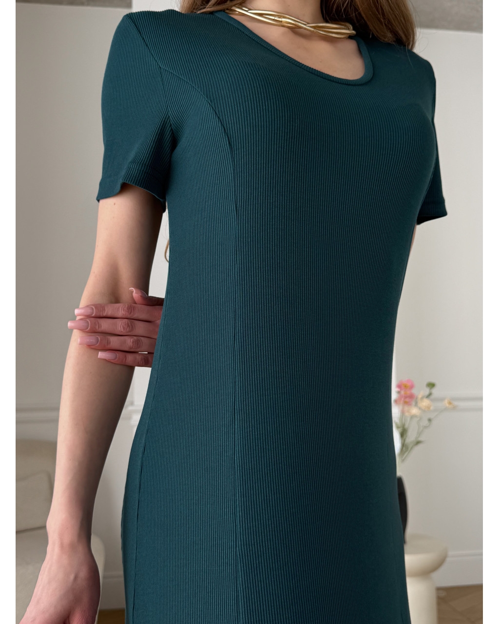 Довга сукня-футболка в рубчик зелена Zara 700001845