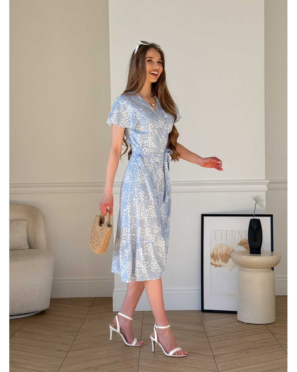 Сукня на запах у квітку зі штапелю блакитна Vicenza 700002202