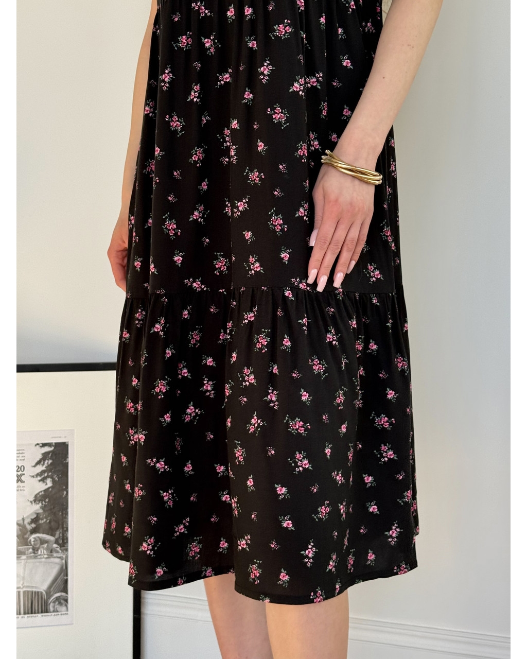 Літня сукня зі штапелю у квітковий чорна Kazerta 700001881