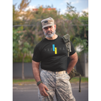 Чоловічі футболки з українською символікою