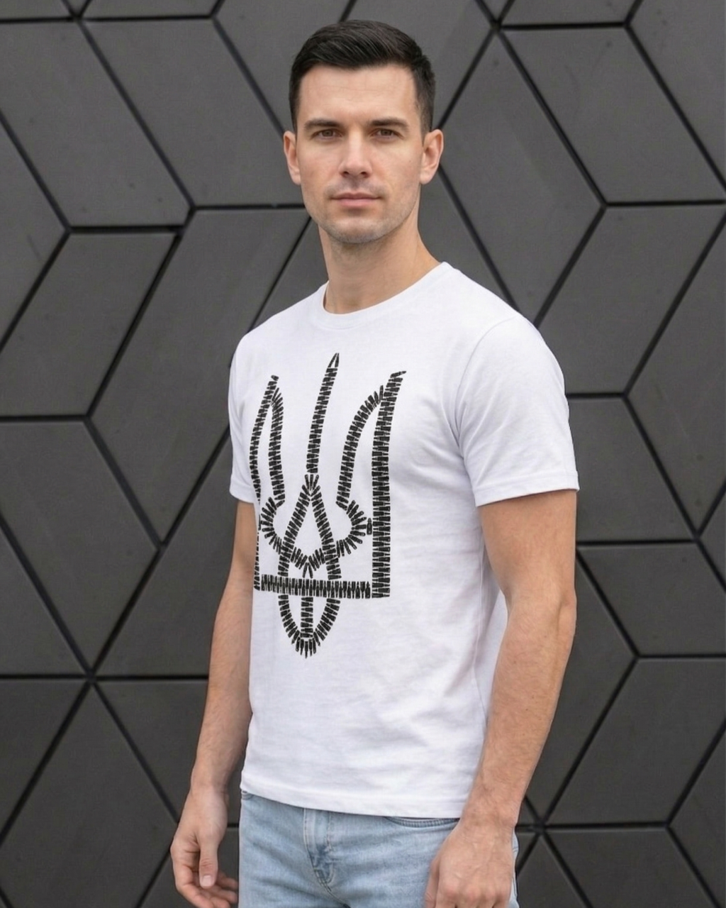 Чоловіча футболка з гербом і з патронами Mishe 11100077-1 Біла