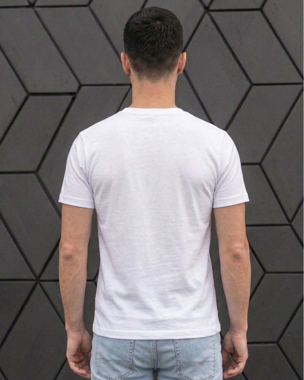 Чоловіча футболка з гербом і з патронами Mishe 11100077-1 Біла