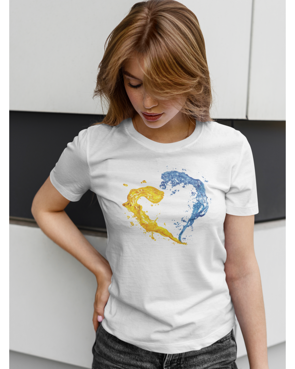 Женская футболка патриотическая с сердцем белая Mishe 211000130