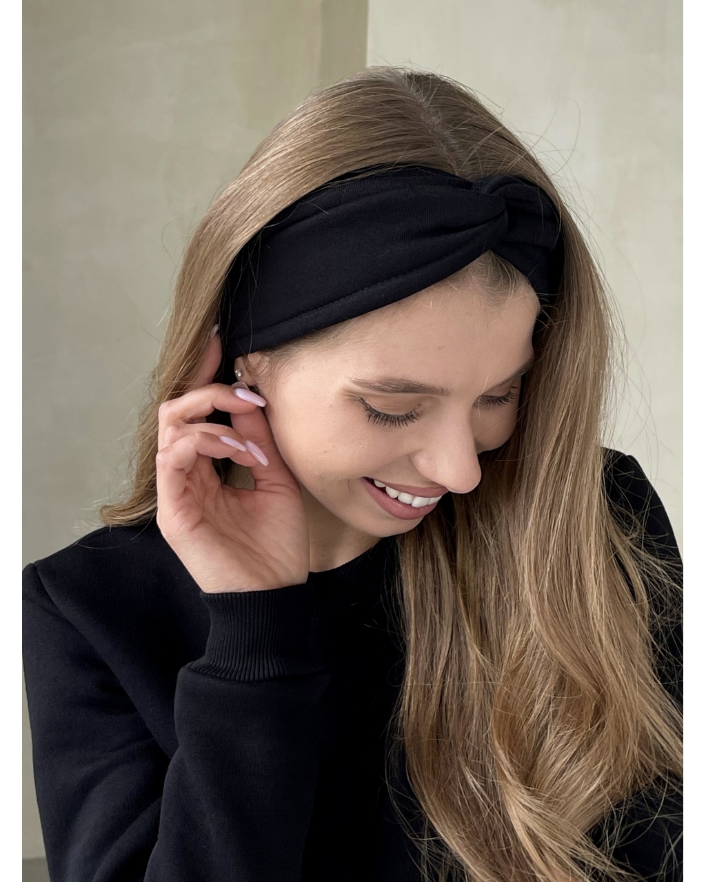 Повседневное теплое зимние платье на флисе ниже колена черный Merlini Валанс 700001021