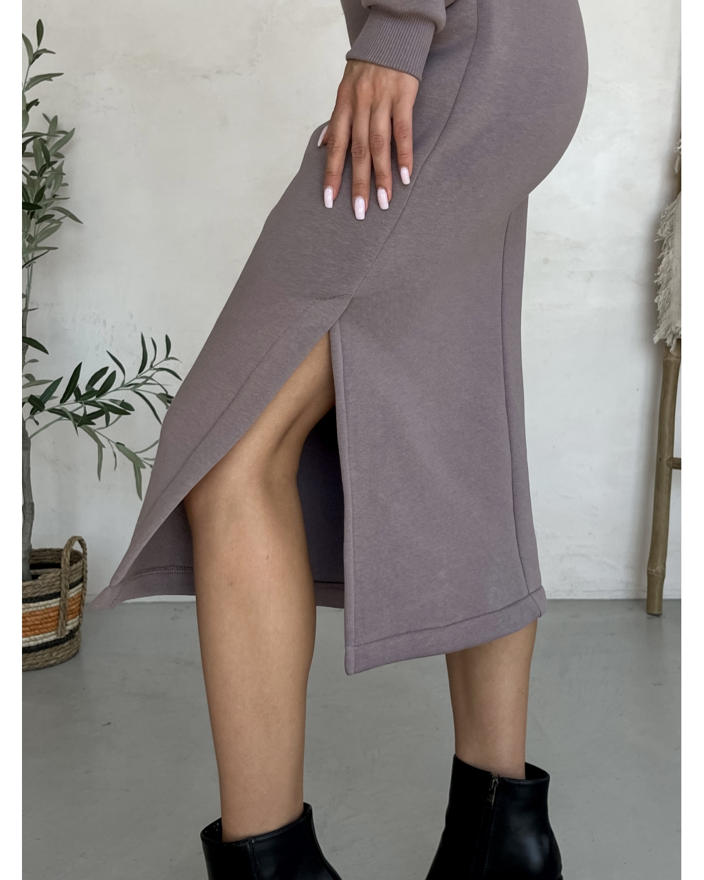 Повседневное теплое зимние платье на флисе ниже колена бежевый Merlini Валанс 700001026