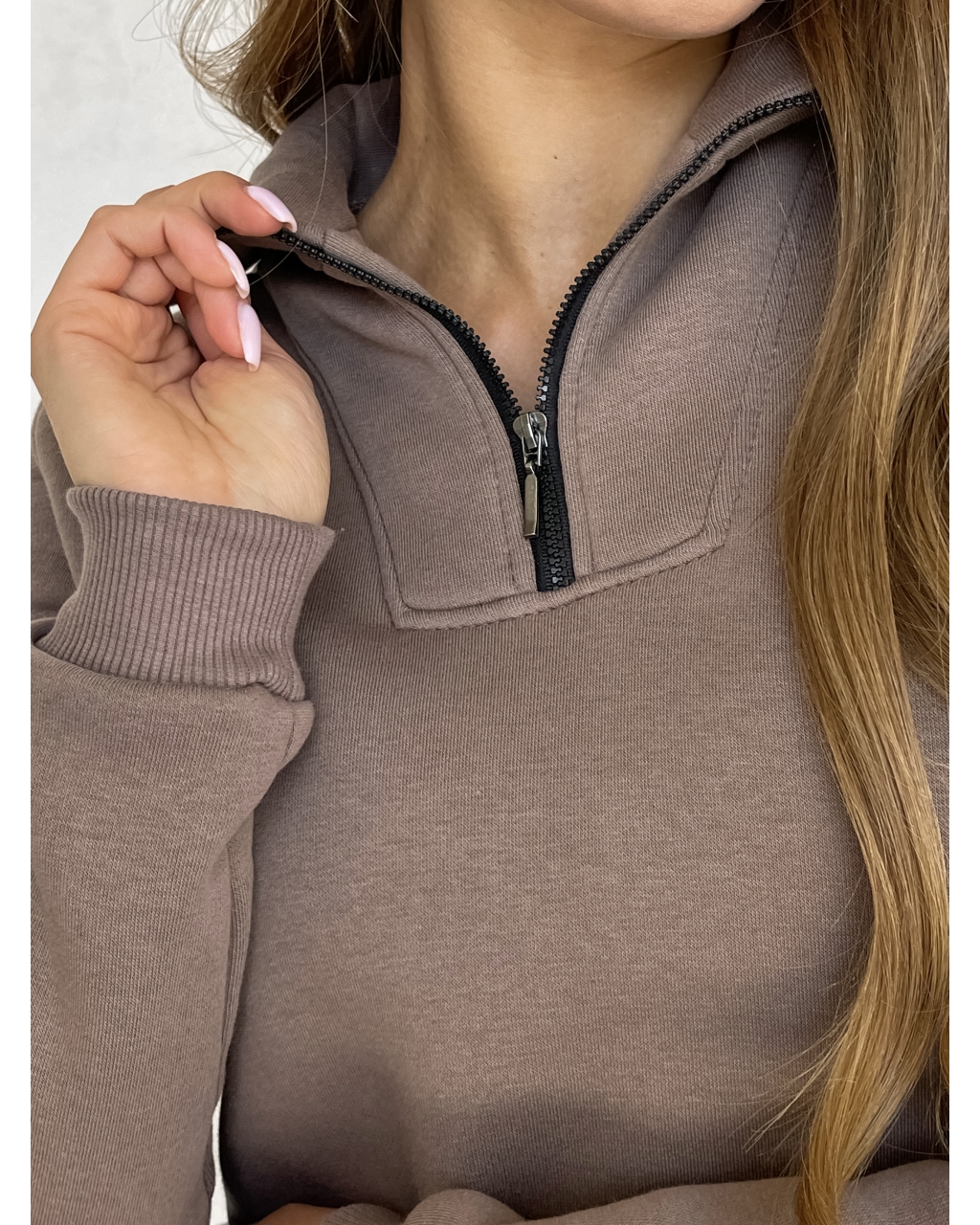 Зимнее теплое платье на флисе ниже колена на молнии бежевый Merlini Антони 700001044