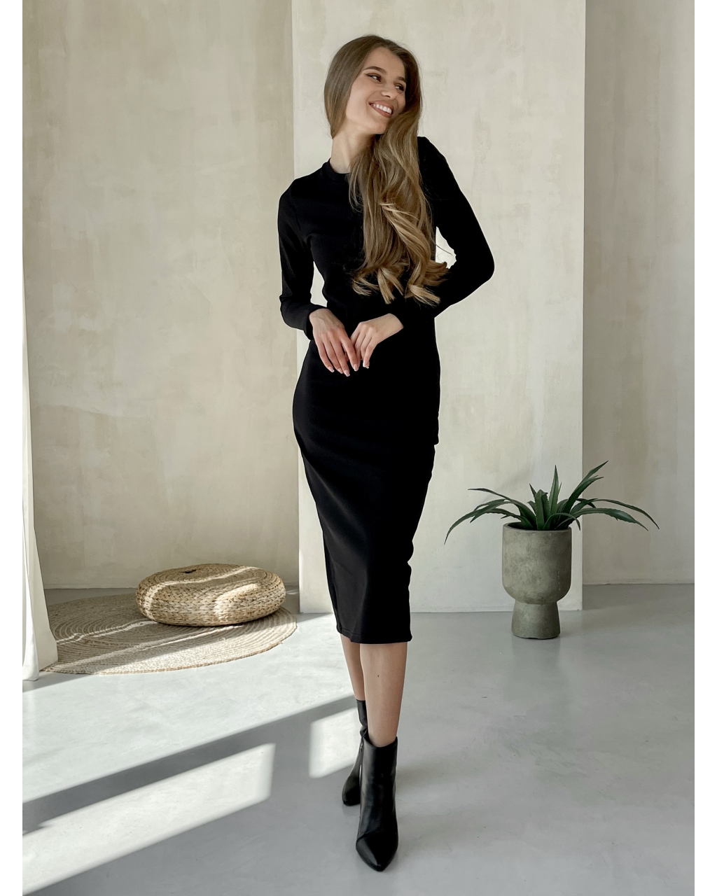 Теплое длинное платье в рубчик на флисе черное Merlini Шамбери 700001061