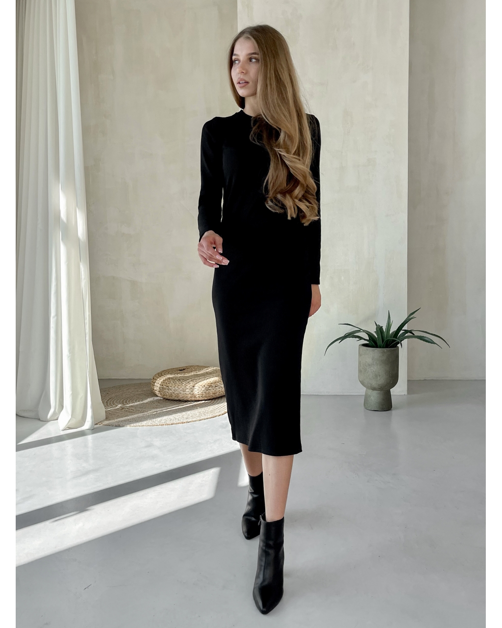 Теплое длинное платье в рубчик на флисе черное Merlini Шамбери 700001061