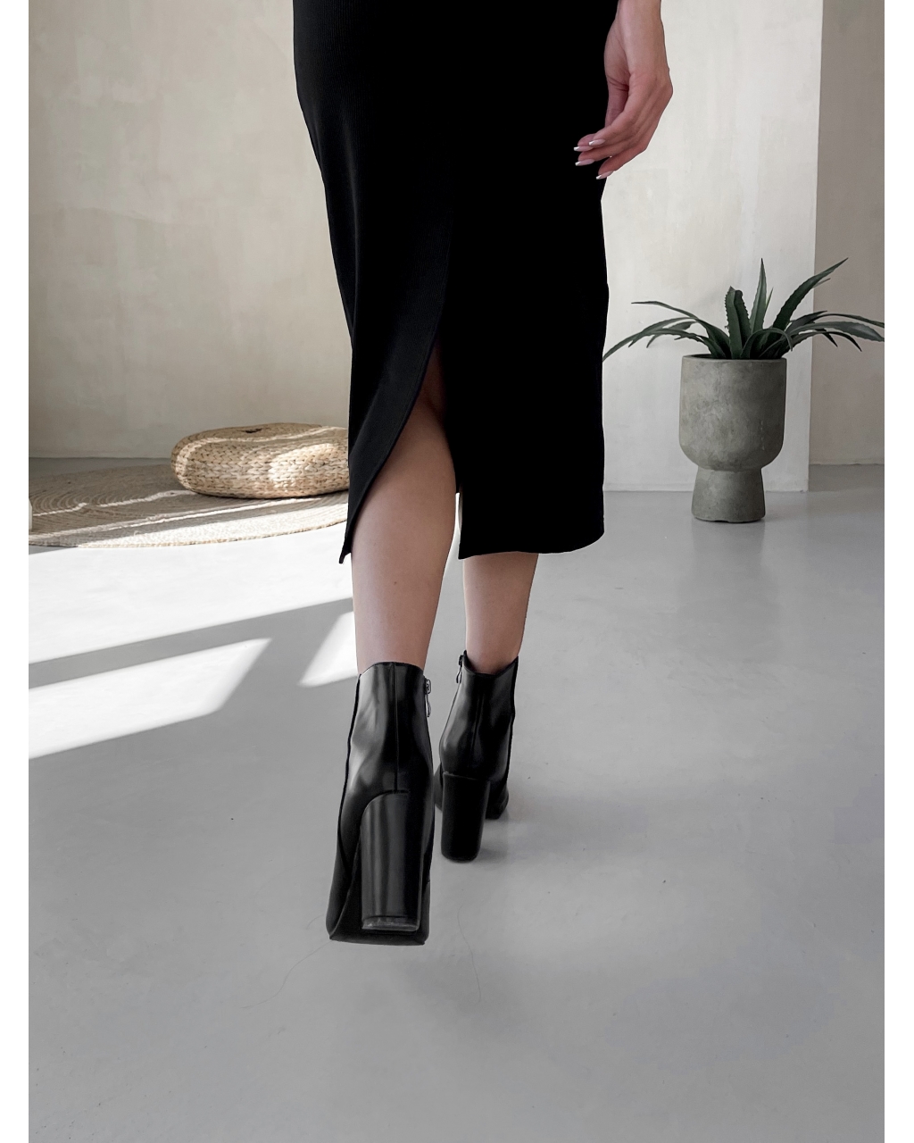 Теплое длинное платье в рубчик на флисе черное Merlini Шамбери 700001061