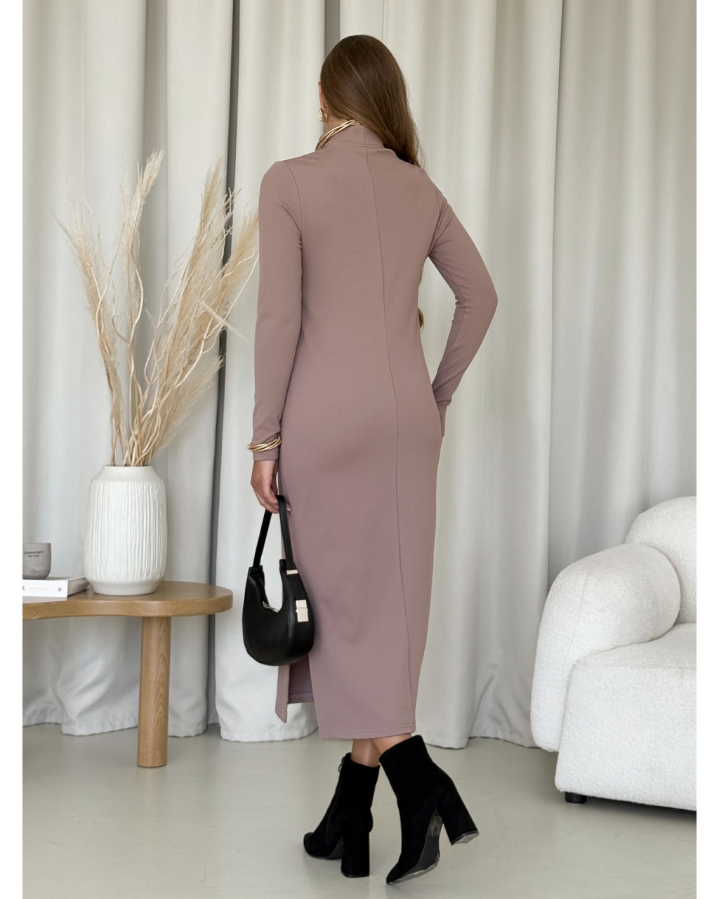 Свободное теплое длинное платье в рубчик на флисе бежевое Merlini Мартен 700001102