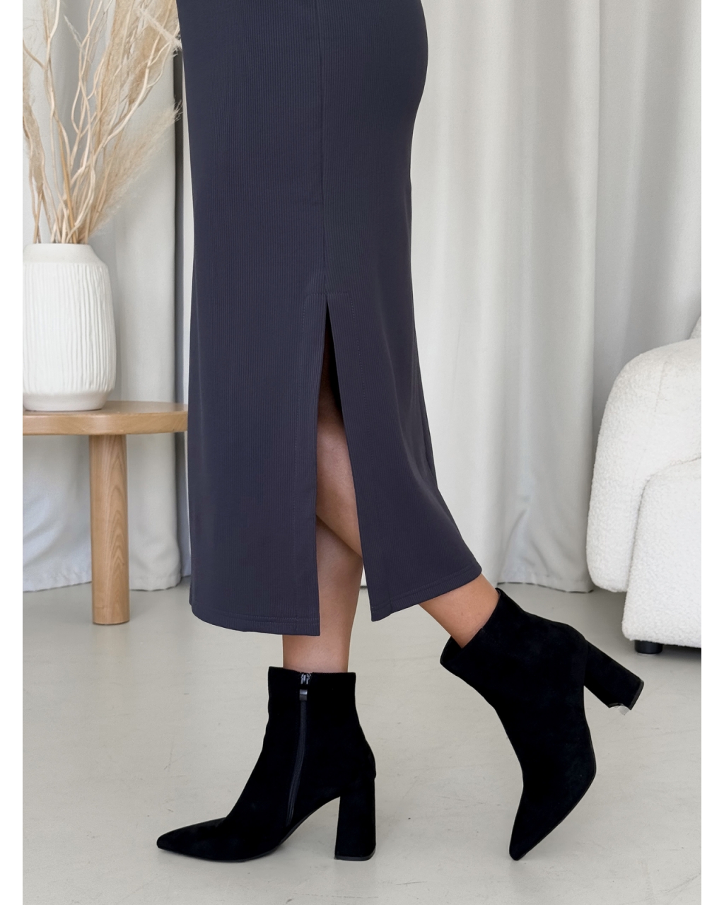 Свободное теплое длинное платье в рубчик на флисе серое Merlini Мартен 700001103