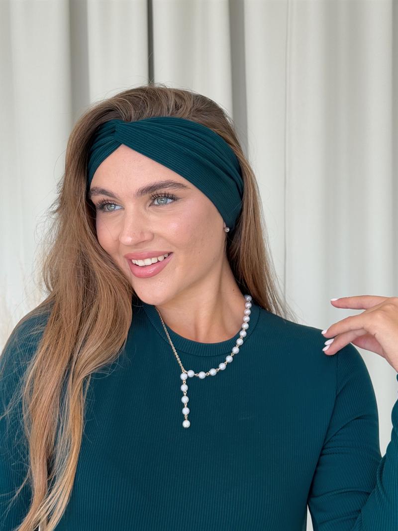 Свободное тёплое платье на флисе зелёное Генуя — детали и фактура
